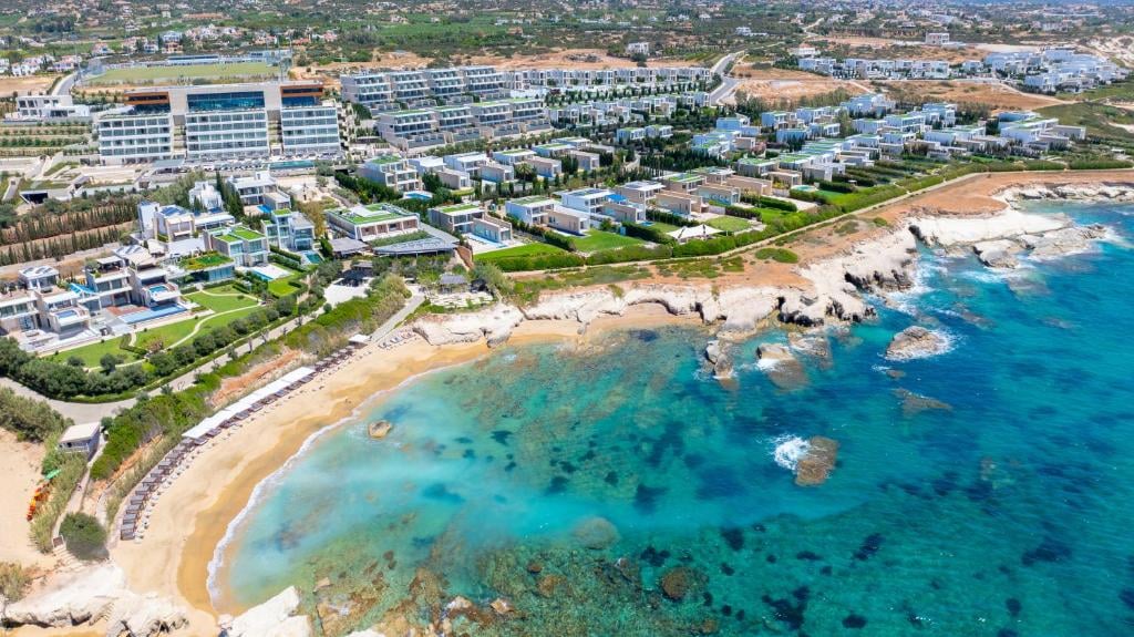НОВА ГОДИНА 2027 В ПАФОС, ЮЖЕН КИПЪР - CAP ST GEORGES HOTEL & RESORT 5* / ДИРЕКТЕН ПОЛЕТ ОТ СОФИЯ / ПРОГРАМА С 7 НОЩУВКИ, 8 ДНИ / ПЕРИОД: 28.12.2026 - 04.01.2027