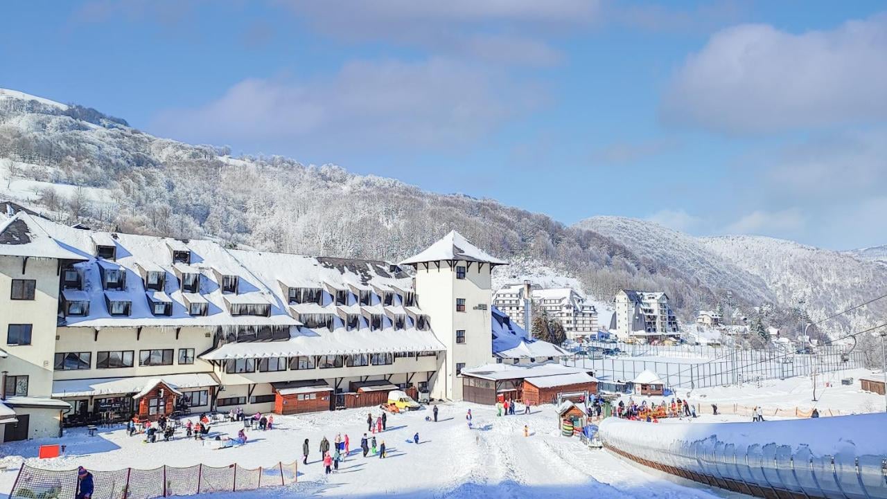 НОВА ГОДИНА 2027 В КОПАОНИК, СЪРБИЯ - JUNIOR HOTEL 3* / ПАКЕТ 3 НОЩУВКИ В ПЕРИОД: 29.12.2026 - 03.01.2027
