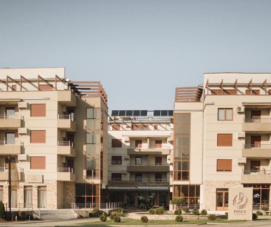 НОВА ГОДИНА 2026 ВЪВ ВЪРНЯЧКА БАНЯ - PEGAZ HOLIDAY RESORT 4* / ПАКЕТ 3 НОЩУВКИ В ПЕРИОД: 30.12.2025 - 03.01.2026