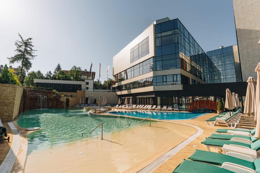 НОВА ГОДИНА 2027 ВЪВ ВЪРНЯЧКА БАНЯ - TONANTI HOTEL & SPA 4*+ / ПАКЕТ 3 НОЩУВКИ В ПЕРИОД: 30.12.2026 - 03.01.2027